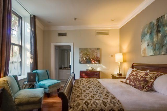 Hotel Room in Charleston with King Bed, Signature King
